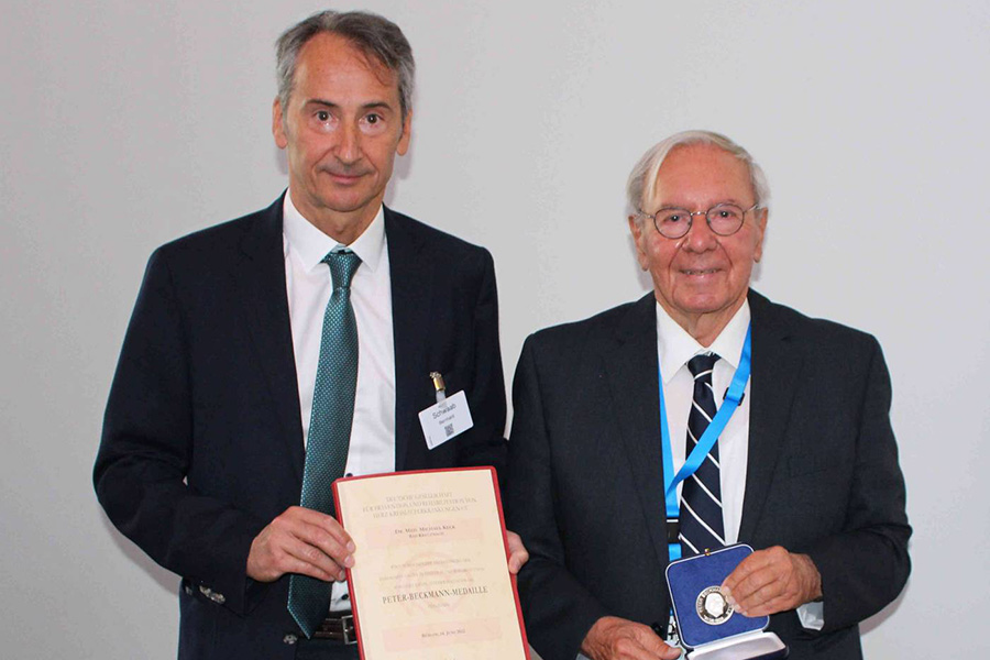 Peter-Beckmann-Medaille der DGPR für Dr. med. Michael Keck (rechts) | Foto: DGPR, Peter Ritter
