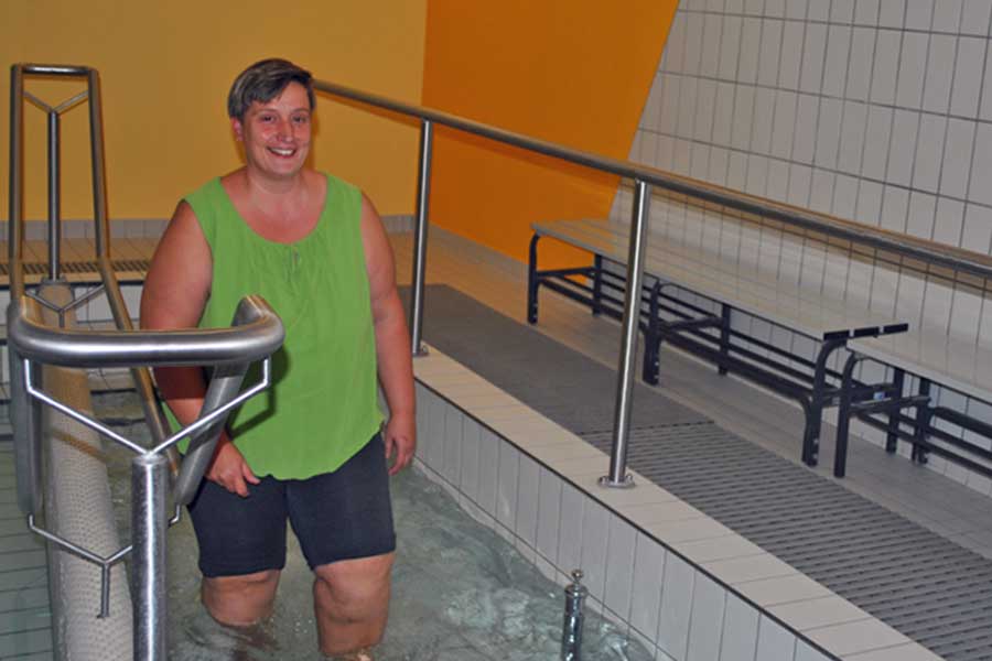 Ramona Reuter beim Wassertreten Ramona Reuter beim Wassertreten